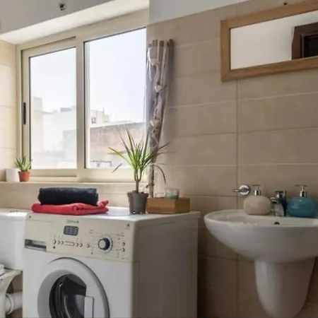 بيت ضيافة Room 6- Private Room With Private Terrace, Private Bathroom, Ac And Wifi