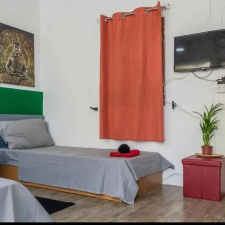 بيت ضيافة Room 6- Private Room With Private Terrace, Private Bathroom, Ac And Wifi *